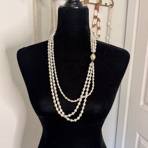 Vintage 80s beaded necklace